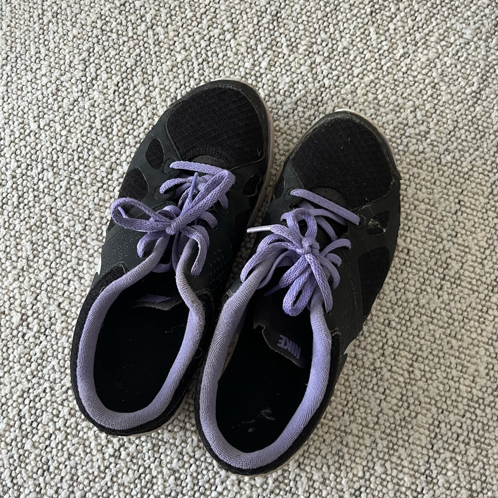 Nike Sneakers (U.S 8.5)